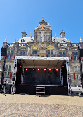 Overdekt podium